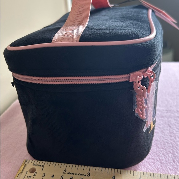 Juicy Couture Black and Pink Cosmetic Case - Picture 2 of 4